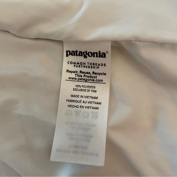 Patagonia Women’s Small Los Gatos Full Zip White Furry Fleece Vest 25216 - Picture 8 of 11